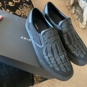 This are a beautiful pair of Mike Amiri slip on.